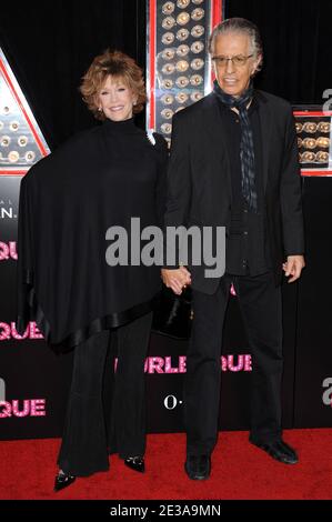 Jane Fonda und Richard Perry kommen zur Premiere von 'Burlesque', die am 15. November 2010 im Grauman's Chinese Theatre in Hollywood, Los Angeles, CA, USA, stattfand. Foto von Lionel Hahn/ABACAPRESS.COM Stockfoto