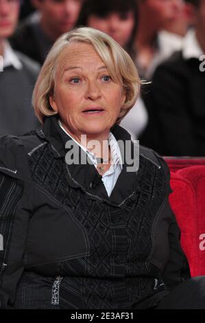 Christel Pernet bei der Aufnahme von Vivement Dimanche am 24. Oktober 2010 in Paris, Frankreich. Foto von Max Colin/ABACAPRESS.COM Stockfoto