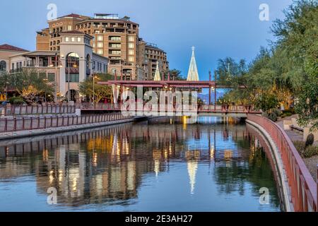 Blick auf Scottsdale, Arizona's Waterfront in der Innenstadt von Scottsdale Stockfoto