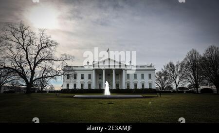 Der North Lawn des Weißen Hauses wird am 17. Januar 2021 in Washington, DC. Gesehen, während die Stadt sich auf die Amtseinführung des designierten Präsidenten Joe Biden vorbereitet.Quelle: Oliver Contreras/Pool via CNP Stockfoto