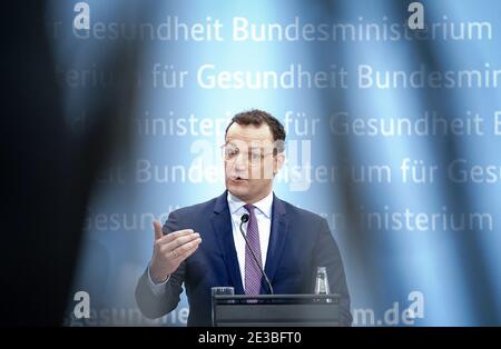 Berlin, Deutschland. Januar 2021. Bundesgesundheitsminister Jens Spahn (CDU) hält vor der Corona-Kabinettssitzung im Gesundheitsministerium eine Pressekonferenz ab. Quelle: Kay Nietfeld/dpa/Alamy Live News Stockfoto