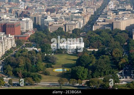 Das Weiße Haus in Washington DC, USA. Das Gebäude ist der offizielle Wohnsitz und Arbeitsplatz des Präsidenten der Vereinigten Staaten von Amerika. Stockfoto