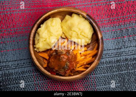 Platte von Ugali Nshima beliebtesten Gericht in Sambia. Selektiver Fokus Stockfoto