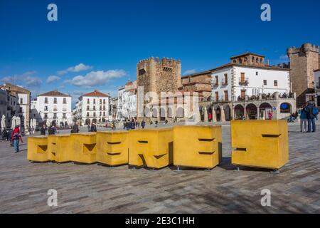 Cáceres UNESCO-Weltkulturerbe ist eine Stadt von Spanien in Extremadura, ummauerte Stadt berühmt für Torre del Bujaco, & Los Golfines de Abajo Palast Stockfoto