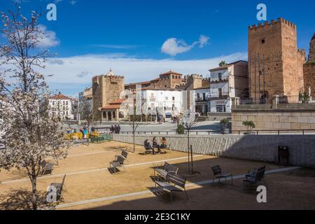 Cáceres UNESCO-Weltkulturerbe ist eine Stadt von Spanien in Extremadura, ummauerte Stadt berühmt für Torre del Bujaco, & Los Golfines de Abajo Palast Stockfoto