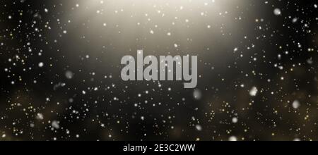 Weiße und gelbe Lichter auf dunklem Hintergrund. Abstrakter Bokeh-Hintergrund. Stockfoto