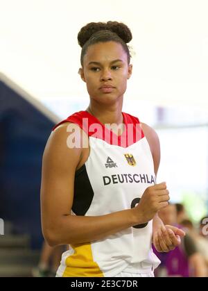 Basketballspieler Satou Sabally (Deutschland) bei den Europaspielen 2019 in Minsk (Weißrussland). Stockfoto