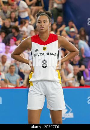 Basketballspieler Satou Sabally (Deutschland) bei den Europaspielen 2019 in Minsk (Weißrussland). Stockfoto