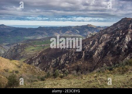 Lagos de Covadonga, Nationalpark Picos de Europa, berühmte Radtour in der Vuelta a España, in Asturien, Spanien Stockfoto