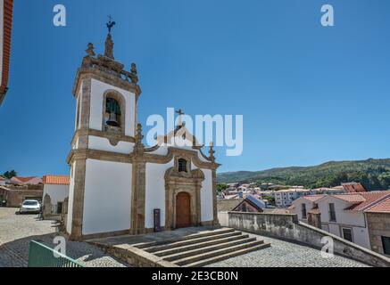 Igreia de Sao Juliao, Kirche aus dem 18. Jahrhundert in Gouveia, Region Centro, Portugal Stockfoto