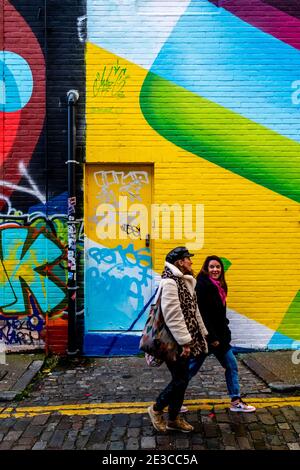 Colourful Street Art/Graffiti, Shoreditch, London, Großbritannien. Stockfoto