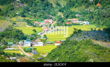 Ein schönes terrassenförmiges Grundstück im Tua Chua Bezirk, Provinz Dien Bien, Vietnam Stockfoto