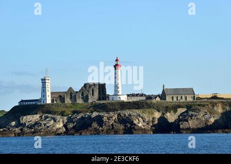 Plougonvelin (Bretagne, Nordwestfrankreich): Die Abtei, der Leuchtturm, die Kapelle und das Semaphor der „Pointe Saint-Mathieu“ Headland Stockfoto