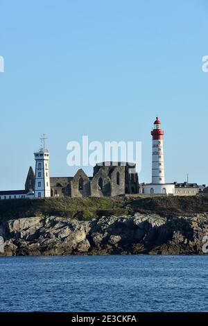 Plougonvelin (Bretagne, Nordwestfrankreich): Die Abtei, der Leuchtturm, die Kapelle und das Semaphor der „Pointe Saint-Mathieu“ Headland Stockfoto