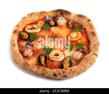 Pizza mit Meeresfrüchten isoliert auf weißem Hintergrund Stockfoto