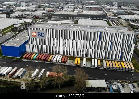 Die Abbildung zeigt eine Luftaufnahme des Benelux-Hauptsitzes des Medizintechnik-Herstellers Becton Dickinson in Erembodegem, Aalst, Mond Stockfoto