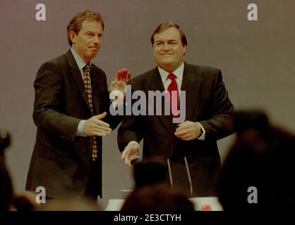 Labour Party Conference Brighton England Großbritannien Oktober 1997 die erste Labour Party Konferenz mit Tony Blair als Premierminister. Tony Blair als Premierminister und John Prescott als stellvertretender Labour-Führer Stockfoto