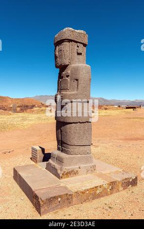 Vertikale Monolith Statue von Ponce, alte Stadt von Tiwanaku (Tiahuanaco) in der Nähe von La Paz, Bolivien. Stockfoto