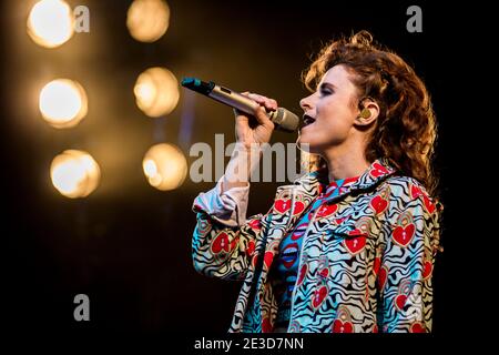 Skanderborg, Dänemark. August 2017. Die kanadische Sängerin und Songwriterin Kiesza spielt ein Live-Konzert während des dänischen Musikfestivals SmukFest 2017 in Skanderborg. (Foto: Gonzales Photo - Lasse Lagoni). Stockfoto