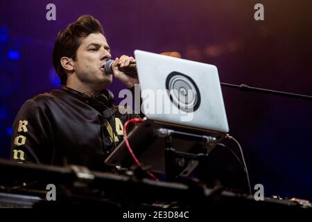 Skanderborg, Dänemark. August 2017. Der englische Plattenproduzent, DJ und Songwriter Mark Ronson spielt eine Live-Show während des dänischen Musikfestivals SmukFest 2017 in Skanderborg. (Foto: Gonzales Photo - Lasse Lagoni). Stockfoto