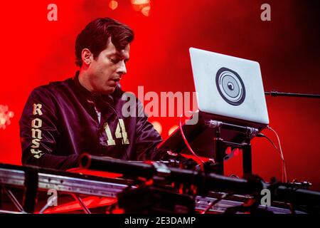 Skanderborg, Dänemark. August 2017. Der englische Plattenproduzent, DJ und Songwriter Mark Ronson spielt eine Live-Show während des dänischen Musikfestivals SmukFest 2017 in Skanderborg. (Foto: Gonzales Photo - Lasse Lagoni). Stockfoto