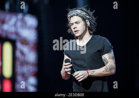 Kopenhagen, Dänemark. Juni 2014. Die beliebte Boyband One Direction gibt ein Live-Konzert im Park in Kopenhagen. Hier ist Sänger Harry Styles live auf der Bühne zu sehen. (Foto: Gonzales Photo - Lasse Lagoni). Stockfoto