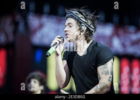 Kopenhagen, Dänemark. Juni 2014. Die beliebte Boyband One Direction gibt ein Live-Konzert im Park in Kopenhagen. Hier ist Sänger Harry Styles live auf der Bühne zu sehen. (Foto: Gonzales Photo - Lasse Lagoni). Stockfoto