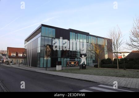 DEUTSCHLAND, UHINGEN, ULMER Str., 25. MÄRZ 2018: Das Uditiorium ist die Veranstaltungshalle in Uhingen Stockfoto