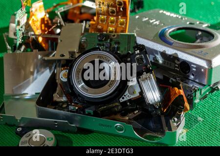 Costermano sul Garda, Italien - 01 13 2021: Fragmente einer alten Pentax-Kamera. Stockfoto