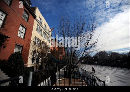 Außenansicht des Blair House in Washington, DC, USA am 14. Januar 2009, der neuen Heimat des designierten Präsidenten Barack Obama und seiner Familie. Die Obamas sollen morgen einziehen. Sie baten um einen frühen Einzug in das 70,000 Quadratmeter große Herrenhaus mit 119 Zimmern gegenüber dem Weißen Haus, damit sich ihre Kinder diese Woche in der Sidwell Friends School einfinden konnten, um die Schule zu beginnen. Aber der ankommenden ersten Familie wurde gesagt, dass die Residenz gebucht worden war, so nahmen sie eine Suite im Hay-Adams. Foto von Olivier Douliery/ABACAPRESS.COM Stockfoto