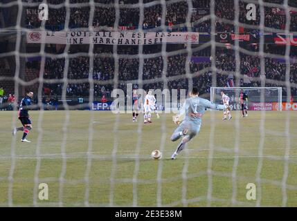 Lens' Torwart Vedran Runje beim French League Cup Soccer Spiel, Viertelfinale, Paris Saint-Germain gegen RC Lens im Parc des Princes Stadion in Paris, Frankreich am 14. Januar 2009. Paris gewann 2:0. Foto von Henri Szwarc/Cameleon/ABACAPRESS.COM Stockfoto