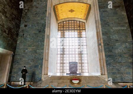 ANKARA, TÜRKEI - 14. DEZEMBER 2020: Mausoleum von Atatürk in Anitkabir. Ankara, Türkei. Der Innenraum von Anitkabir. Mustafa Kemal Atatürk ist erster Präsident Stockfoto