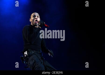 Chris Brown tritt am 29. Januar 2009 live in der P.O.P.B. Arena in Paris auf. Foto von Mehdi Taamallah/ABACAPRESS.COM Stockfoto