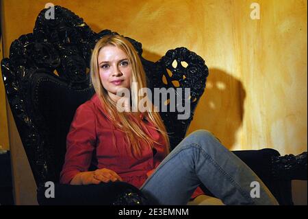 EXKLUSIV. Die französische Schauspielerin Sara Forestier posiert während des 16. Filmfestivals "Fantastik Art" in Gerardmer, Frankreich am 1. Februar 2009. Foto von Giancarlo Gorassini/ABACAPRESS.COM Stockfoto