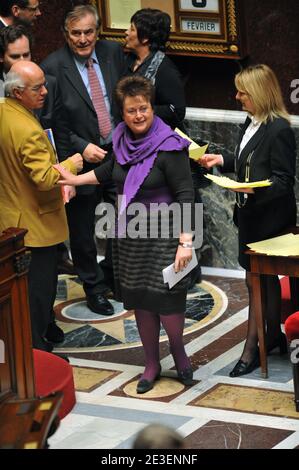 Christine Boutin, die französische Ministerin für Wohnungswesen, stellt sich während der wöchentlichen Sitzung bei der Nationalversammlung in Paris am 3. Februar 2009 vor. Foto von Mousse/ABACAPRESS.COM Stockfoto