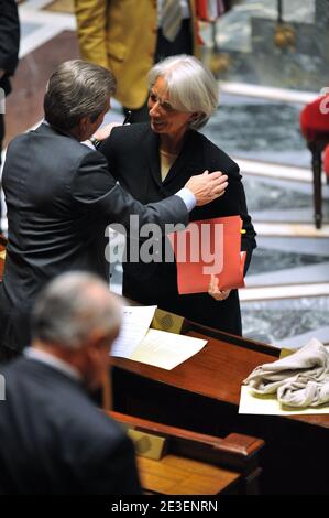 Die französische Ministerin für Wirtschaft, Industrie und Beschäftigung Christine Lagarde stellt sich während der wöchentlichen Sitzung der Nationalversammlung am 3. Februar 2009 in Paris vor. Foto von Mousse/ABACAPRESS.COM Stockfoto