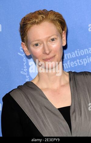 Schauspielerin und Jurypräsidentin Tilda Swinton nimmt an der Fotowand der Internationalen Jury Teil, die am 5. Februar 2009 im Grand Hyatt Hotel in Berlin stattfand. Foto von Mehdi Taamallah/ABACAPRESS.COM Stockfoto