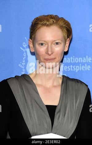 Schauspielerin und Jurypräsidentin Tilda Swinton nimmt an der Fotowand der Internationalen Jury Teil, die am 5. Februar 2009 im Grand Hyatt Hotel in Berlin stattfand. Foto von Mehdi Taamallah/ABACAPRESS.COM Stockfoto