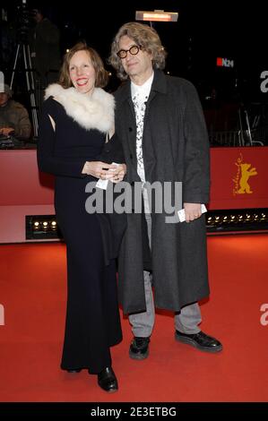 Wim Wenders und seine Frau Donata besuchen die Premiere von 'Ricky' im Rahmen der 59. Berliner Filmfestspiele am 6. Februar 2009 im Berlinale Palast in Berlin. Foto von Mehdi Taamallah/ABACAPRESS.COM Stockfoto