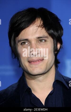 Der mexikanische Schauspieler Gael Garcia Bernal posiert während eines Fotoaufrufs zum Wettbewerbsfilm 'Mammoth' auf der Berlinale in Berlin, Deutschland, Sonntag, 8. Februar 2009. Foto von Mehdi Taamallah/ABACAPRESS.COM Stockfoto