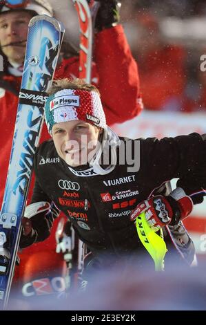 Julien Lizeroux aus Frankreich wird 2. Platz feiert nach dem Super Combined Event der Herren bei den Ski-Weltmeisterschaften auf dem Face de Solaise Kurs im Val d'Isere, Französische Alpen, Frankreich am 9. Februar 2009. Foto von Thierry Orban/ABACAPRESS.COM Stockfoto