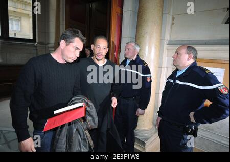 Joey Starr Arrive a la 10e chambre correctionnelle du Tribunal de Grande Instance de Paris, France le 13 fevrier 2009. Joey Starr est soupconne d'avoir porte des coups a sa compagne Leila Dixmier. Foto von Mousse/ABACAPRESS.COM Stockfoto