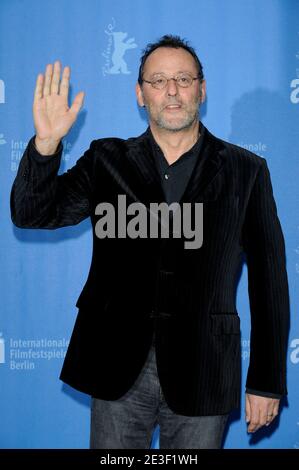 Jean Reno bei einem Fotocall für 'Pink Panther 2' im Rahmen der 59. Berliner Filmfestspiele am 13. Februar 2009 im Grand Hyatt Hotel in Berlin. Foto von Mehdi Taamallah/ABACAPRESS.COM Stockfoto