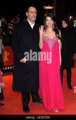 Die Schauspieler Jean Reno und Aishwarya Rai besuchen die Premiere von 'Pink Panther 2' im Rahmen der 59. Berliner Filmfestspiele am 13. Februar 2009 im Berlinale Palast in Berlin. Foto von Mehdi Taamallah/ABACAPRESS.COM Stockfoto