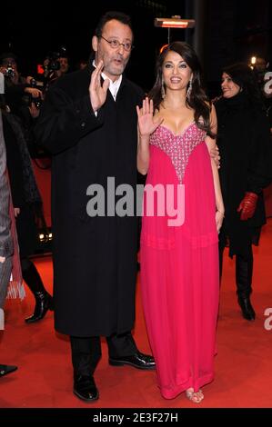 Die Schauspieler Jean Reno und Aishwarya Rai besuchen die Premiere von 'Pink Panther 2' im Rahmen der 59. Berliner Filmfestspiele am 13. Februar 2009 im Berlinale Palast in Berlin. Foto von Mehdi Taamallah/ABACAPRESS.COM Stockfoto