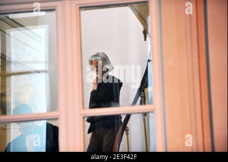 Dominique Erignac, Witwe des ehemaligen französischen Präfekten Claude Erignac am Pariser Gerichtsgebäude, um am 16. Februar 2009 am Prozess gegen Yvan Colonna in Paris teilzunehmen. Foto von Mousse/ABACAPRESS.COM Stockfoto