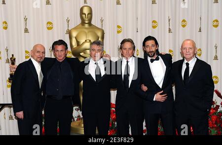 (Von links nach rechts) Ben Kingsley, Gewinner des besten Schauspielers Sean Penn, Robert De Niro, Michael Douglas, Adrien Brody und Anthony Hopkins im Presseraum der 81. Academy Awards Zeremonie, die am 22. Februar 2009 im Kodak Theater in Los Angeles, CA, USA, stattfand. Foto von Lionel Hahn/ABACAPRESS.COM Stockfoto