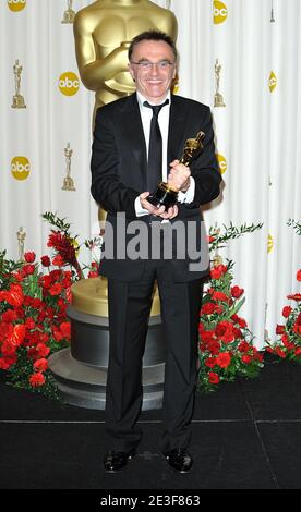 Danny Boyle mit dem Preis für den besten Regisseur, ausgezeichnet für „Slumdog Millionaire“ im Presseraum der 81. Oscar-Verleihung, die am 22. Februar 2009 im Kodak Theater in Los Angeles, CA, USA, stattfand. Foto von Lionel Hahn/ABACAPRESS.COM Stockfoto