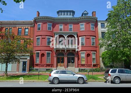 Historische Gebäude auf der State Street in der Nähe von Longfellow Square in Portland, Maine ME, USA. Stockfoto
