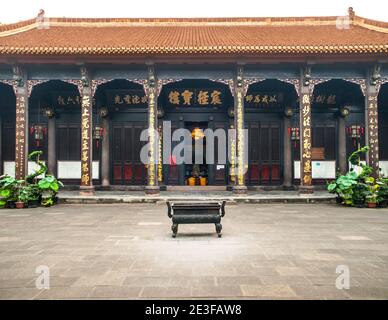 Innenhof im buddhistischen Kloster Wenshu, Manjushri, Chengdu in der Provinz Sichuan, China Stockfoto